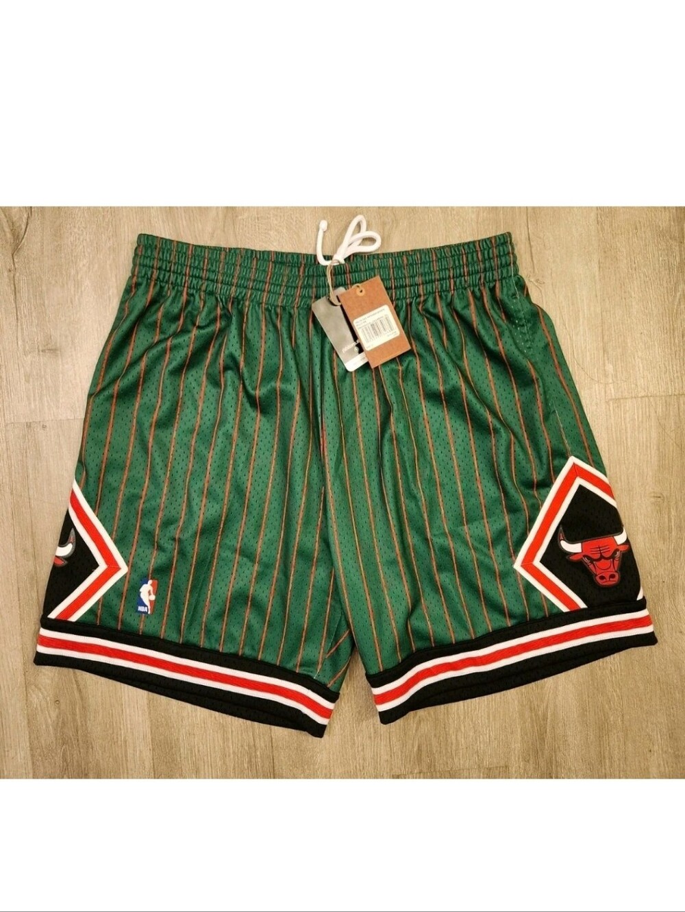Chicago Bulls Shorts Size 2XL Mitchell & Ness Hardwood St Patricks Day Alternate
